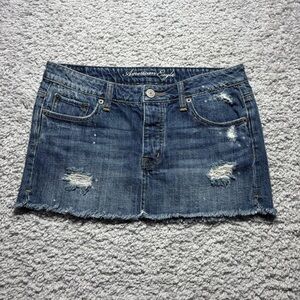 American Eagle Skirt Womens 6 Micro Button Fly Raw Hem Distressed Denim Mini